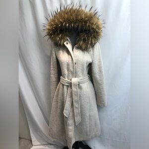 Chic Cream Belted Coat with Faux Fur Trim